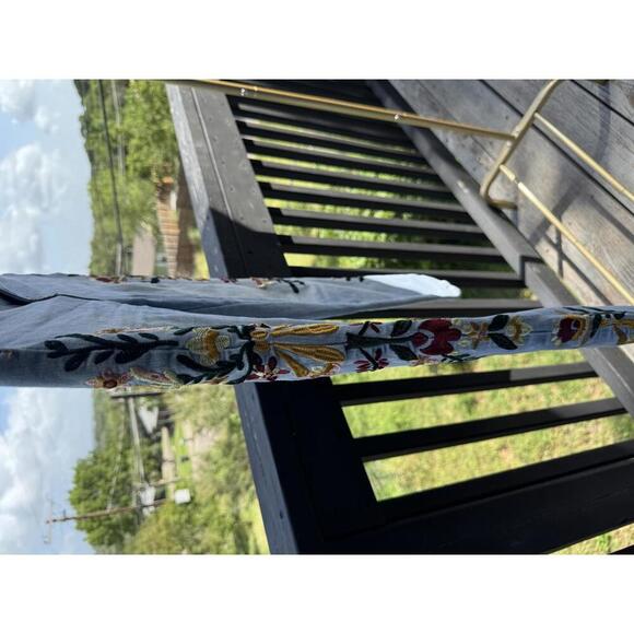 Sandpiper Petite Embroidered Light Denim Jeans Size 4P - Picture 3 of 7